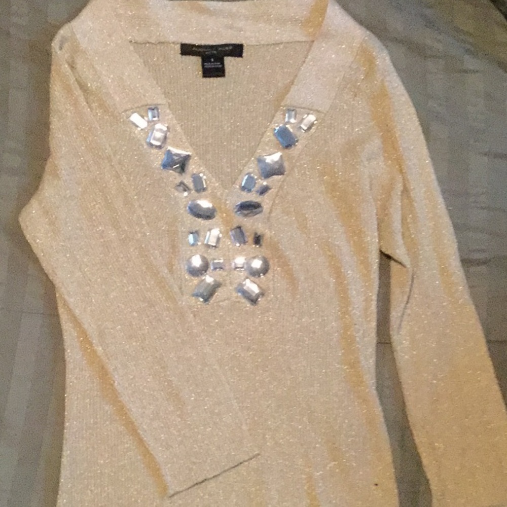 3/4 Sleeve with V-neck knit top